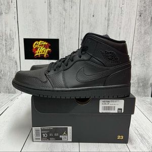 Jordan 1 mid Triple black size 10